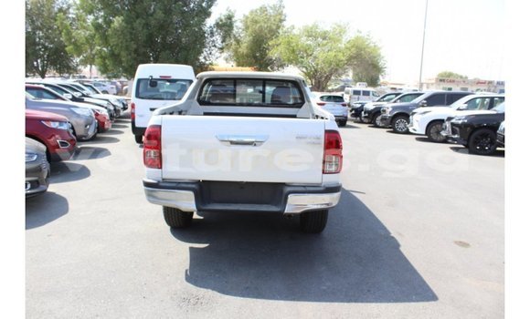 Acheter Import Voiture Toyota Hilux Blanc à Import - Dubai, Estuaire Acheter Import Voiture Toyota Hilux Blanc à Import - Dubai, Estuaire