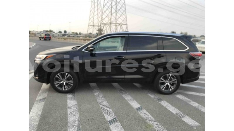 Big with watermark toyota highlander estuaire import dubai 4461