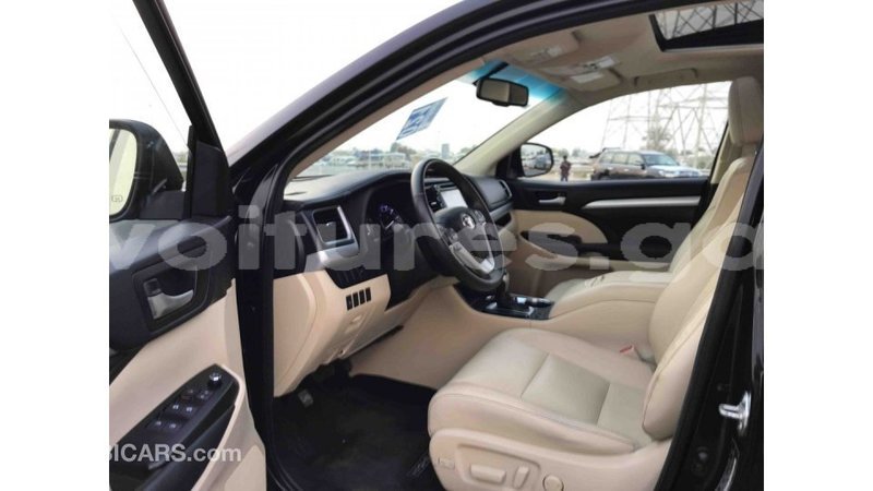 Big with watermark toyota highlander estuaire import dubai 4461