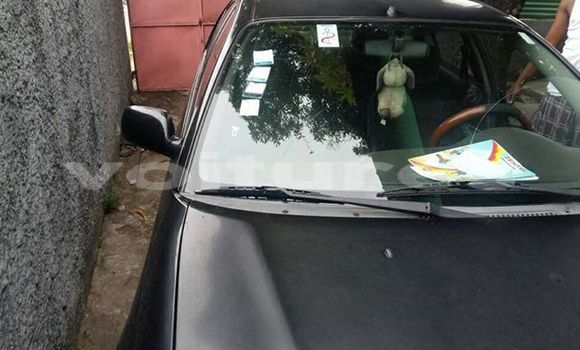 Sayi Na hannu Toyota Avensis Black Mota in Libreville a estuary Sayi Na hannu Toyota Avensis Black Mota in Libreville a estuary