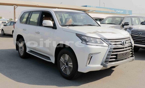 Acheter Import Voiture Lexus LX Blanc à Import - Dubai, Estuaire Acheter Import Voiture Lexus LX Blanc à Import - Dubai, Estuaire