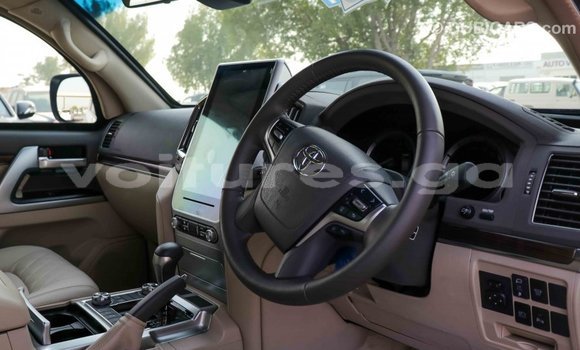 Acheter Import Voiture Toyota Land Cruiser Blanc à Import - Dubai, Estuaire Acheter Import Voiture Toyota Land Cruiser Blanc à Import - Dubai, Estuaire