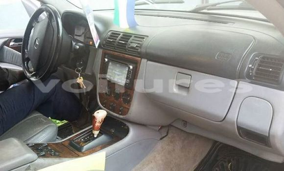 Sayi Na hannu Mercedes-Benz ML–Class Azurfa Mota in Libreville a estuary Sayi Na hannu Mercedes-Benz ML–Class Azurfa Mota in Libreville a estuary