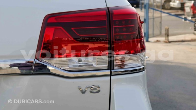 Big with watermark toyota land cruiser estuaire import dubai 4465