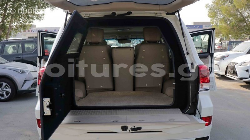 Big with watermark toyota land cruiser estuaire import dubai 4465