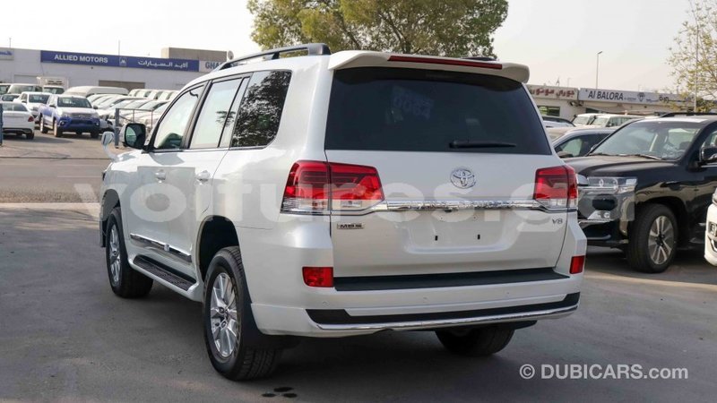 Big with watermark toyota land cruiser estuaire import dubai 4465