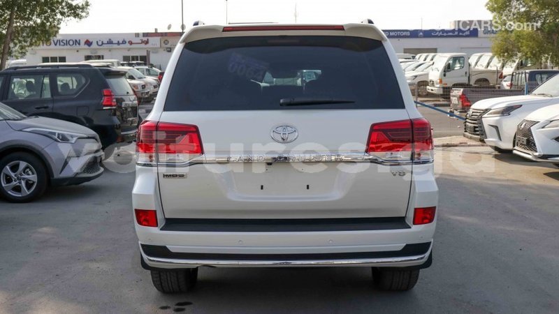 Big with watermark toyota land cruiser estuaire import dubai 4465