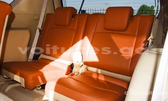 Acheter Import Voiture Toyota Prado Blanc à Import - Dubai, Estuaire Acheter Import Voiture Toyota Prado Blanc à Import - Dubai, Estuaire