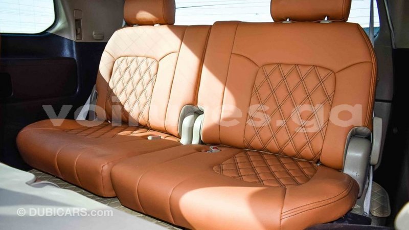 Big with watermark toyota land cruiser estuaire import dubai 4475