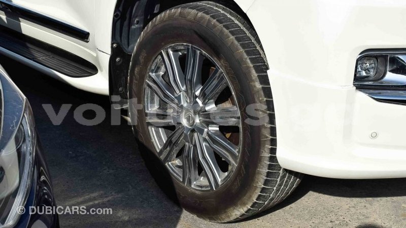 Big with watermark toyota land cruiser estuaire import dubai 4475