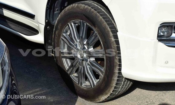 Acheter Import Voiture Toyota Land Cruiser Blanc à Import - Dubai, Estuaire Acheter Import Voiture Toyota Land Cruiser Blanc à Import - Dubai, Estuaire