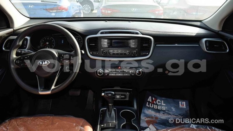 Big with watermark kia sorento estuaire import dubai 4476