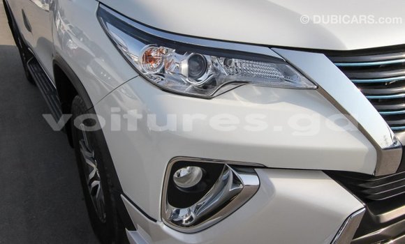 Acheter Import Voiture Toyota Fortuner Blanc à Import - Dubai, Estuaire Acheter Import Voiture Toyota Fortuner Blanc à Import - Dubai, Estuaire