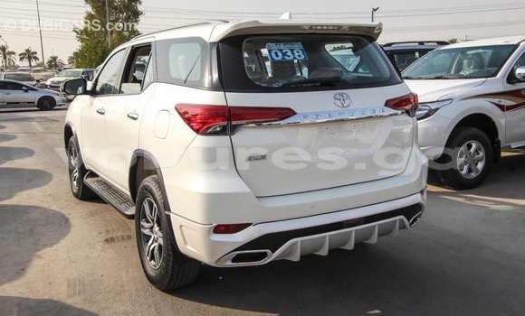 Acheter Import Voiture Toyota Fortuner Blanc à Import - Dubai, Estuaire Acheter Import Voiture Toyota Fortuner Blanc à Import - Dubai, Estuaire