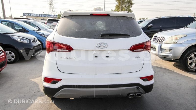 Big with watermark hyundai santa fe estuaire import dubai 4479