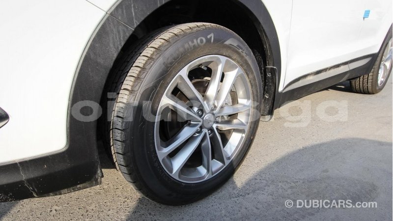 Big with watermark hyundai santa fe estuaire import dubai 4479