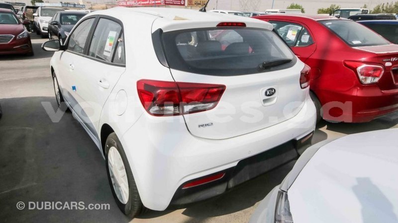 Big with watermark kia rio estuaire import dubai 4482