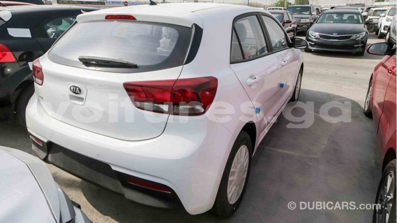 Big with watermark kia rio estuaire import dubai 4482