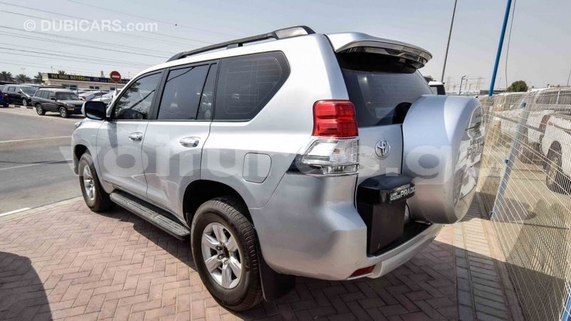 Big with watermark toyota prado estuaire import dubai 4483