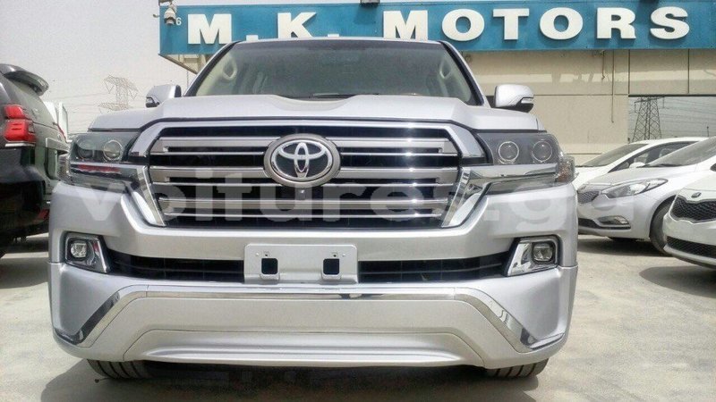 Big with watermark toyota land cruiser estuaire import dubai 4485