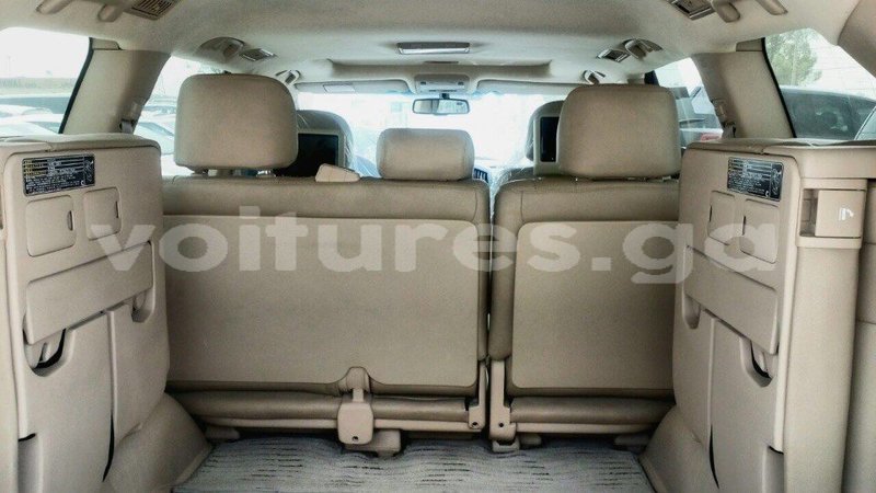 Big with watermark toyota land cruiser estuaire import dubai 4485