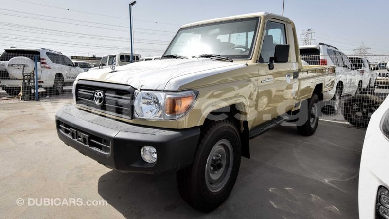 Big with watermark toyota land cruiser estuaire import dubai 4486