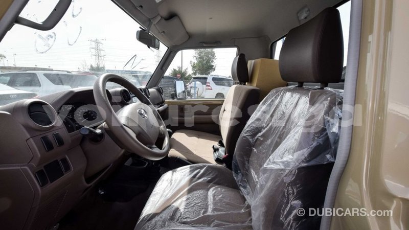 Big with watermark toyota land cruiser estuaire import dubai 4486