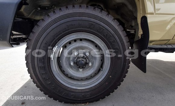 Acheter Import Voiture Toyota Land Cruiser Beige à Import - Dubai, Estuaire Acheter Import Voiture Toyota Land Cruiser Beige à Import - Dubai, Estuaire