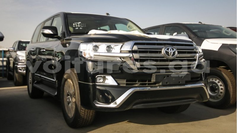 Big with watermark toyota land cruiser estuaire import dubai 4488