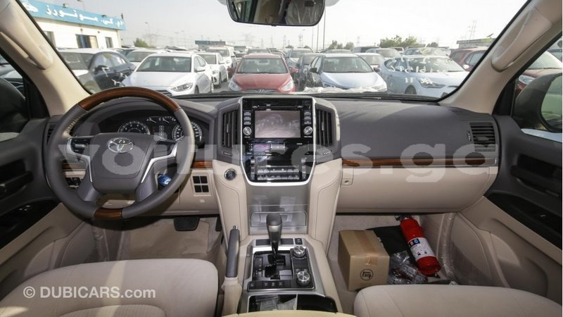 Big with watermark toyota land cruiser estuaire import dubai 4488