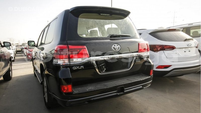 Big with watermark toyota land cruiser estuaire import dubai 4488