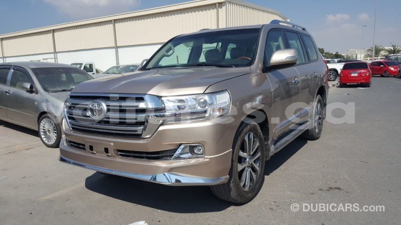 Big with watermark toyota land cruiser estuaire import dubai 4489