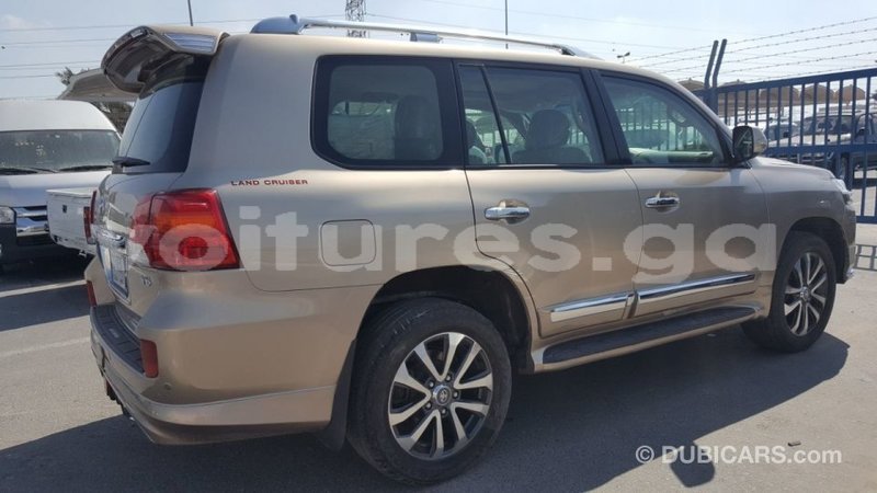 Big with watermark toyota land cruiser estuaire import dubai 4489