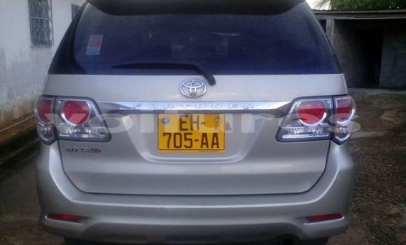 Acheter Occasion Voiture Toyota Fortuner Gris à Libreville, Estuaire Acheter Occasion Voiture Toyota Fortuner Gris à Libreville, Estuaire