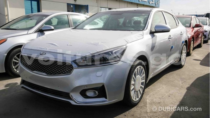 Big with watermark kia cadenza estuaire import dubai 4493