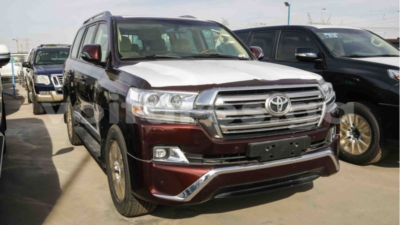 Big with watermark toyota land cruiser estuaire import dubai 4494