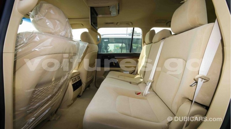 Big with watermark toyota land cruiser estuaire import dubai 4494