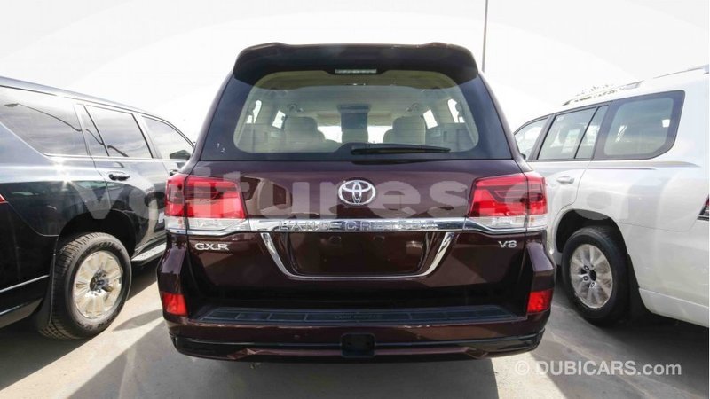 Big with watermark toyota land cruiser estuaire import dubai 4494