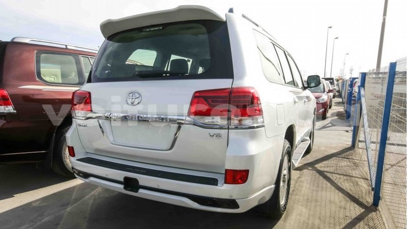 Big with watermark toyota land cruiser estuaire import dubai 4495