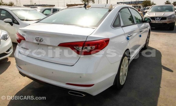 Acheter Import Voiture Hyundai Sonata Blanc à Import - Dubai, Estuaire Acheter Import Voiture Hyundai Sonata Blanc à Import - Dubai, Estuaire