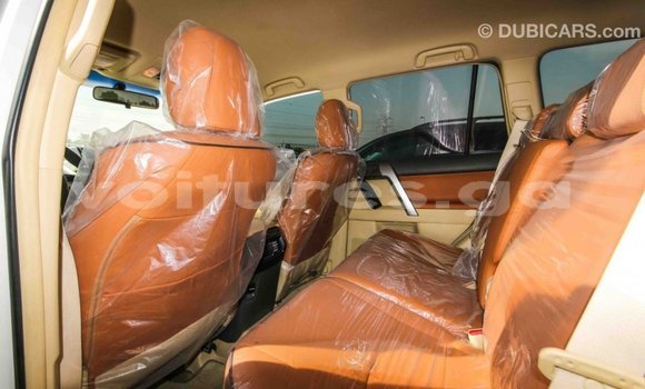 Acheter Import Voiture Toyota Prado Blanc à Import - Dubai, Estuaire Acheter Import Voiture Toyota Prado Blanc à Import - Dubai, Estuaire