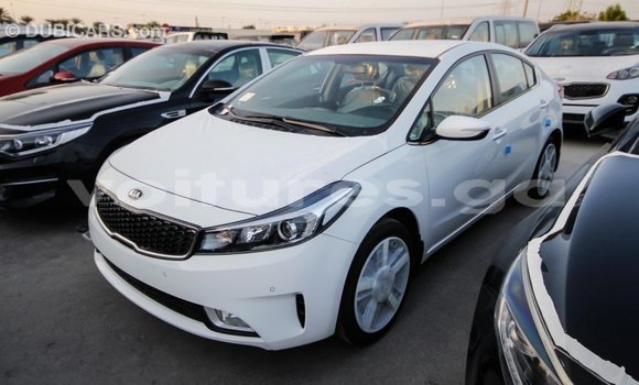 Acheter Import Voiture Kia Cerato Blanc à Import - Dubai, Estuaire Acheter Import Voiture Kia Cerato Blanc à Import - Dubai, Estuaire