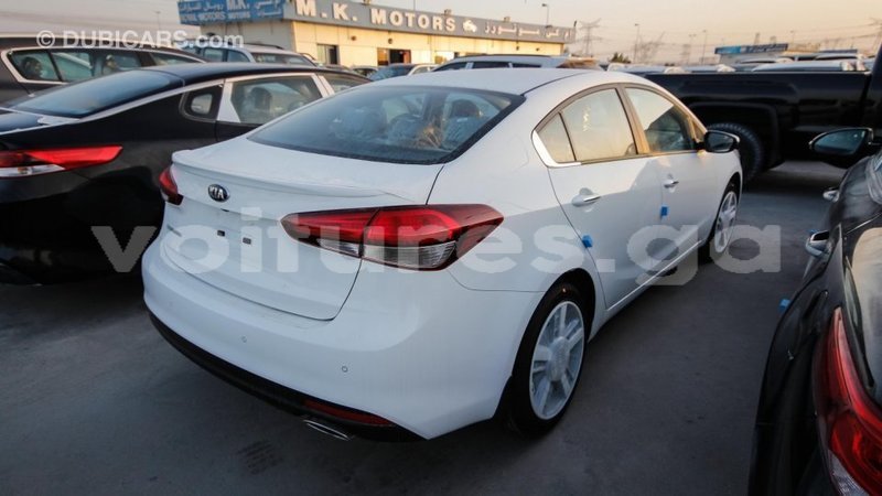 Big with watermark kia cerato estuaire import dubai 4500