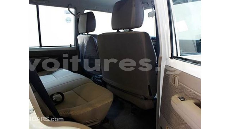 Big with watermark toyota land cruiser estuaire import dubai 4501