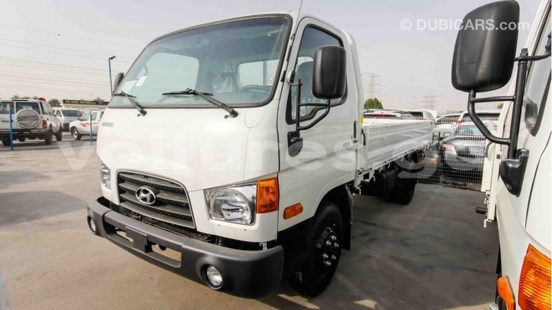 Big with watermark hyundai chorus estuaire import dubai 4504