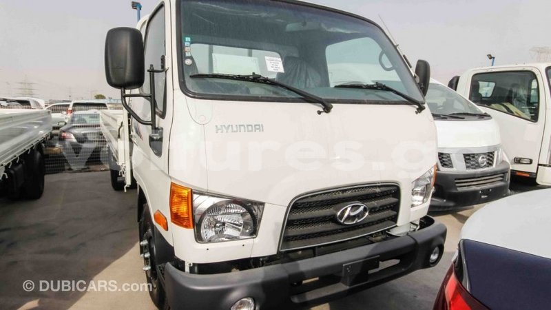 Big with watermark hyundai chorus estuaire import dubai 4505