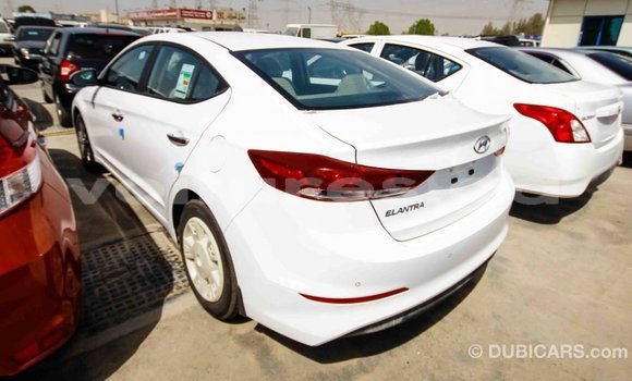 Acheter Import Voiture Hyundai Elantra Blanc à Import - Dubai, Estuaire Acheter Import Voiture Hyundai Elantra Blanc à Import - Dubai, Estuaire
