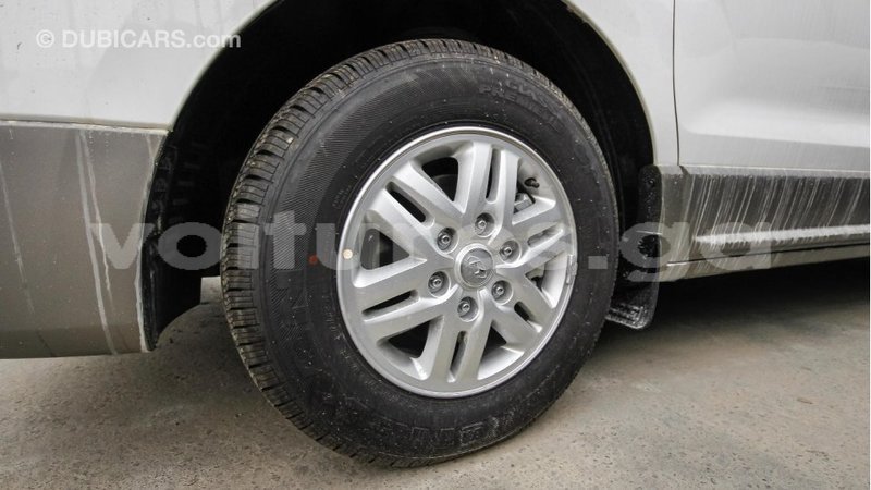 Big with watermark hyundai chorus estuaire import dubai 4507