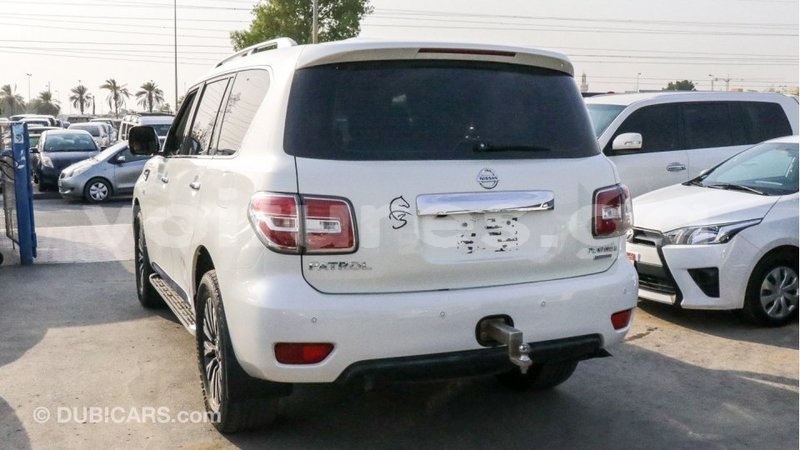 Big with watermark nissan patrol estuaire import dubai 4509