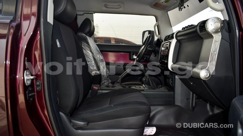 Big with watermark toyota fj cruiser estuaire import dubai 4512